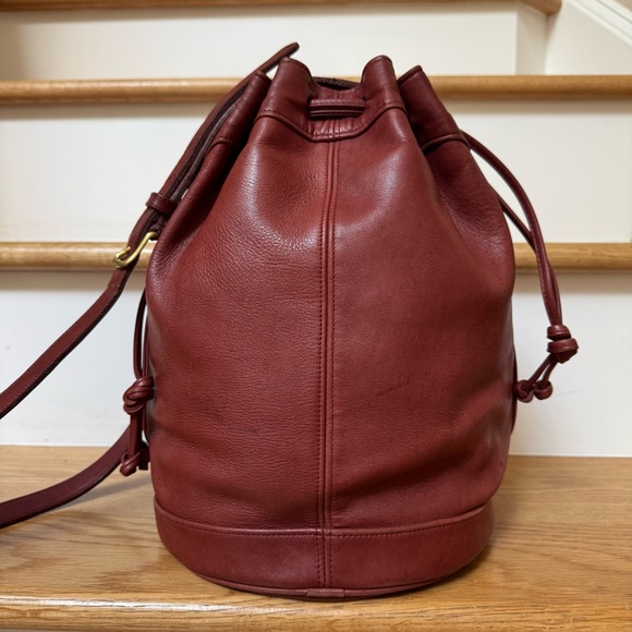 Coach Handbags - Vintage Coach Duffle Drawstring 4022 Shoulder Bag Bucket in Wine Red Leather